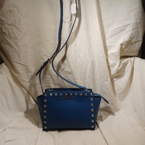 Michael kors crossbody - Picture 1 of 11
